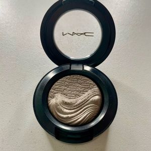MAC Extra Dimension Eyeshadow: Silver Dawn